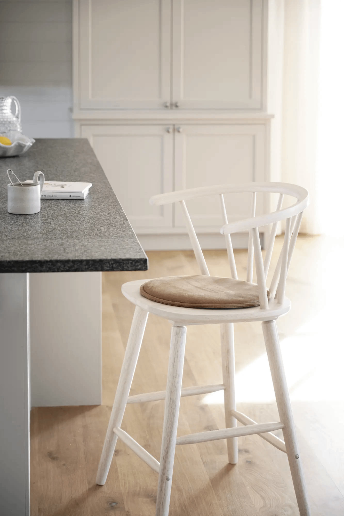 Carmen baaritool whitewash