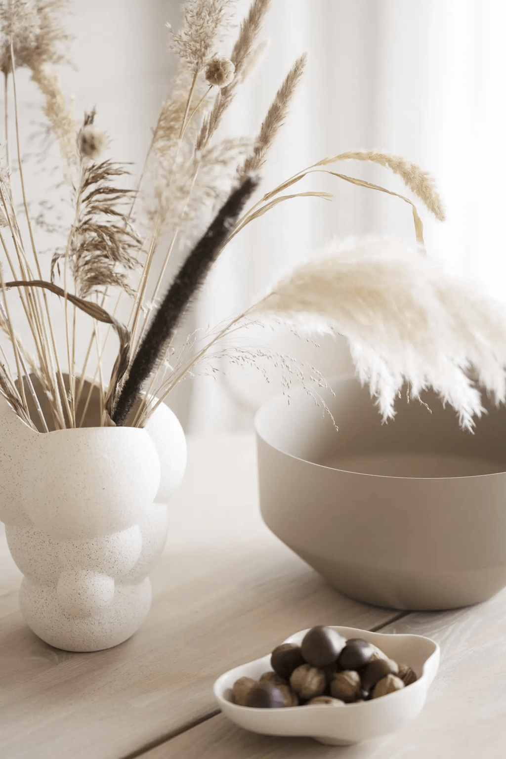 Carradale söögilaud whitewash/must