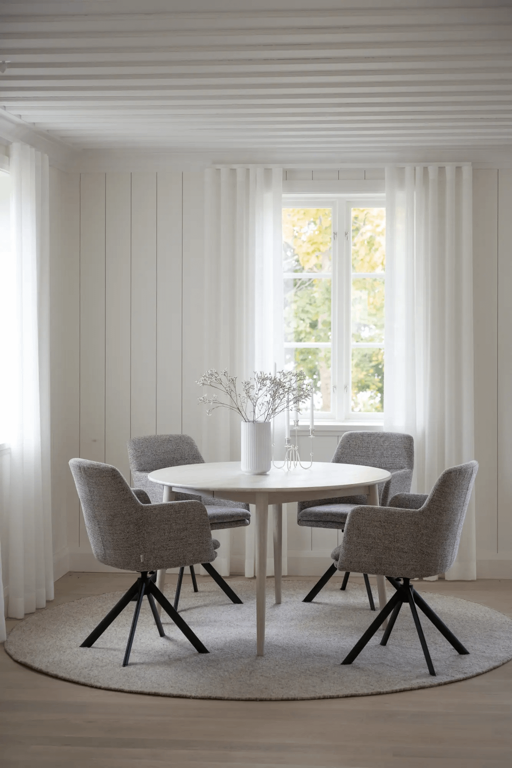 Gladstone tugitool tume beež tekstiil/must metallljalg pöörlev-kallutatav