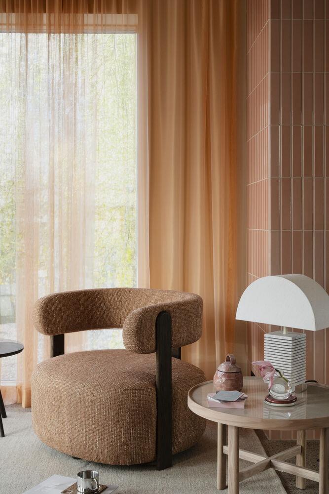 Jenison tugitool, merevaik/pruun