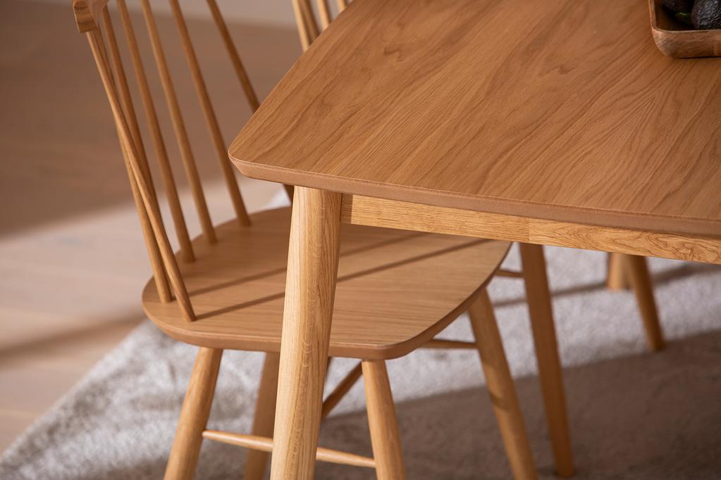 Reino söögilaua komplekt neljale, lakitud tamm
