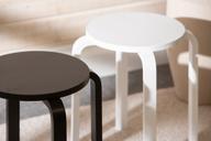 Pisipilt: Jaakko taburet, must