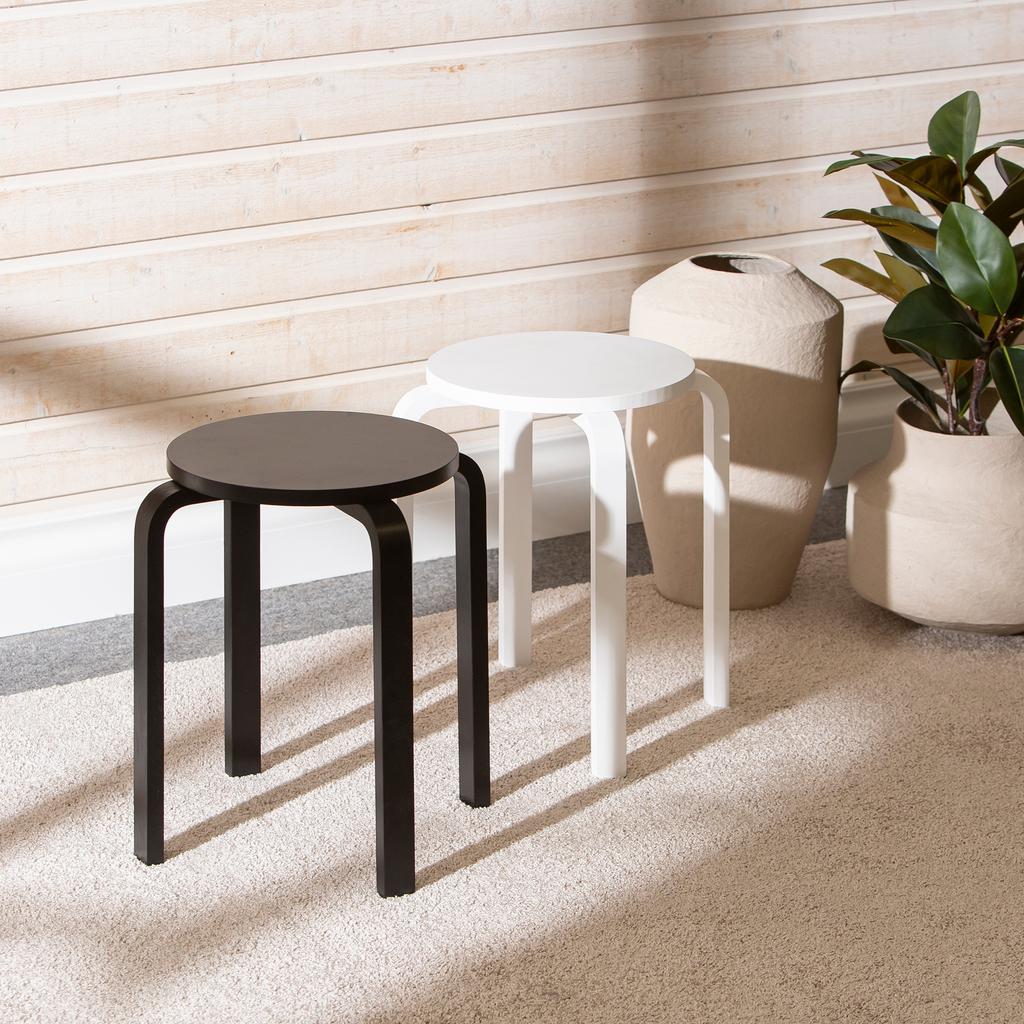 Jaakko taburet, must