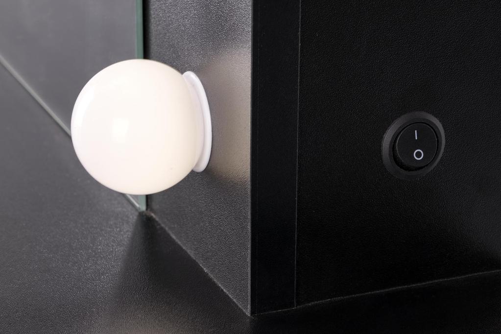 Hollywood meigilaud, XL, valgustusega, must