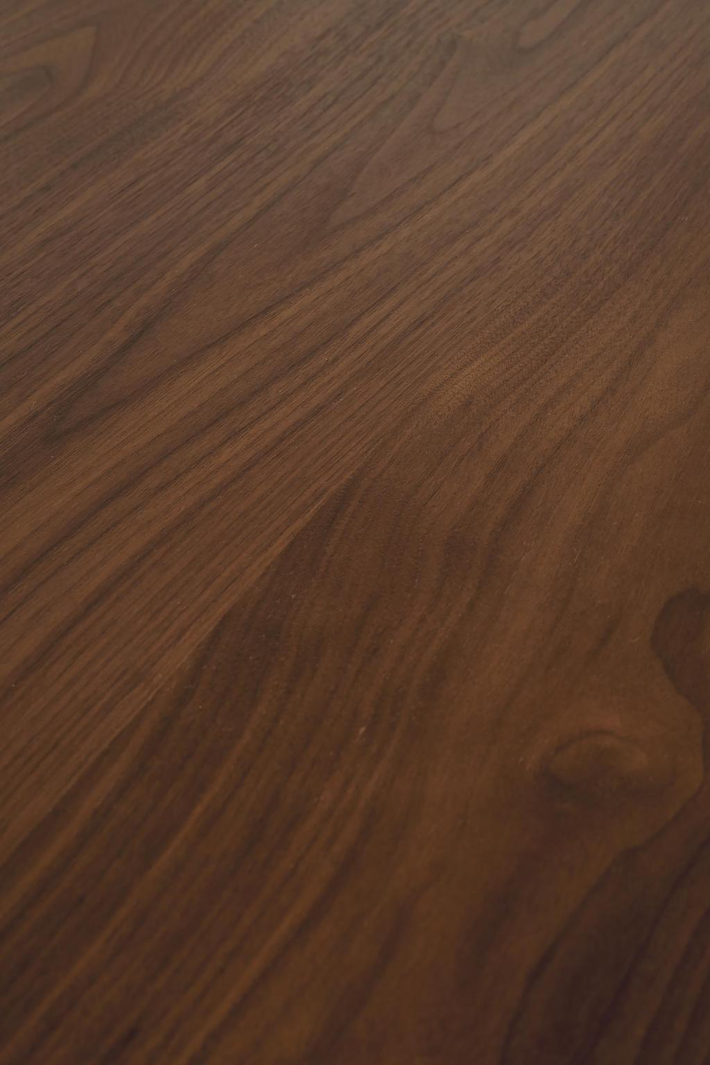 Eleni söögilaud, pähkel