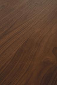 Pisipilt: Eleni söögilaud, pähkel