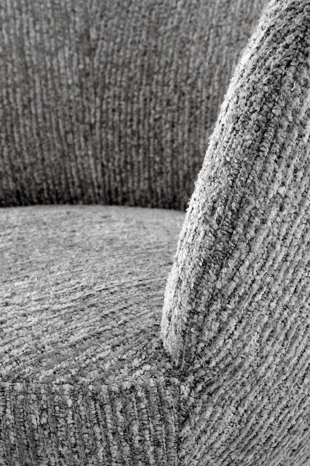 Kerttu tugitool, hall