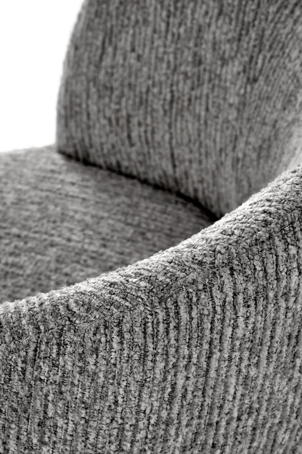 Kerttu tugitool, hall