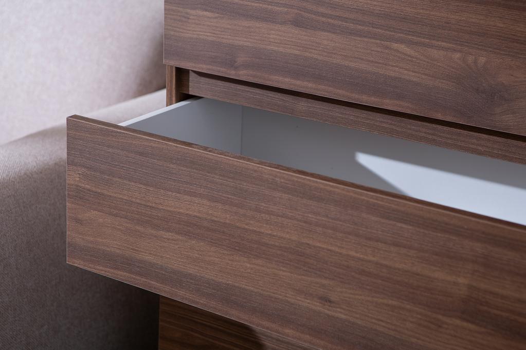 Sata kummut nr. 23. 92cm 4 sahtlit pruun, sokkel