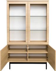 Pisipilt: Lakeus vitriin nr. 7. 99 cm, topeltkaanega, hele tamm, must metall sokkeljalg