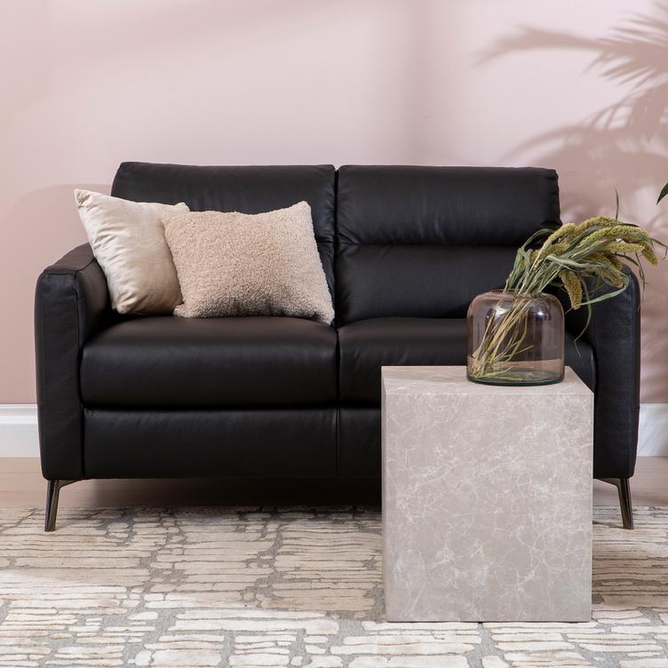 Carino 2-kohaline diivan, must nahk