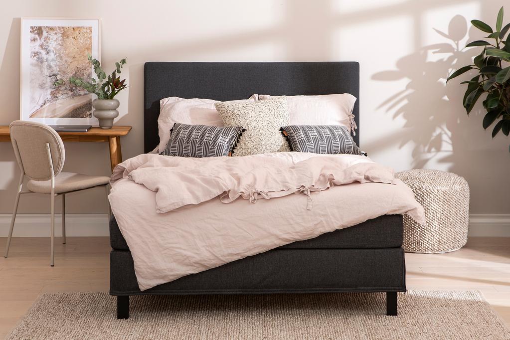 Uni jenkkivoodi bonnel 120x200cm + Stiina kattemadrats 120cm + peats,