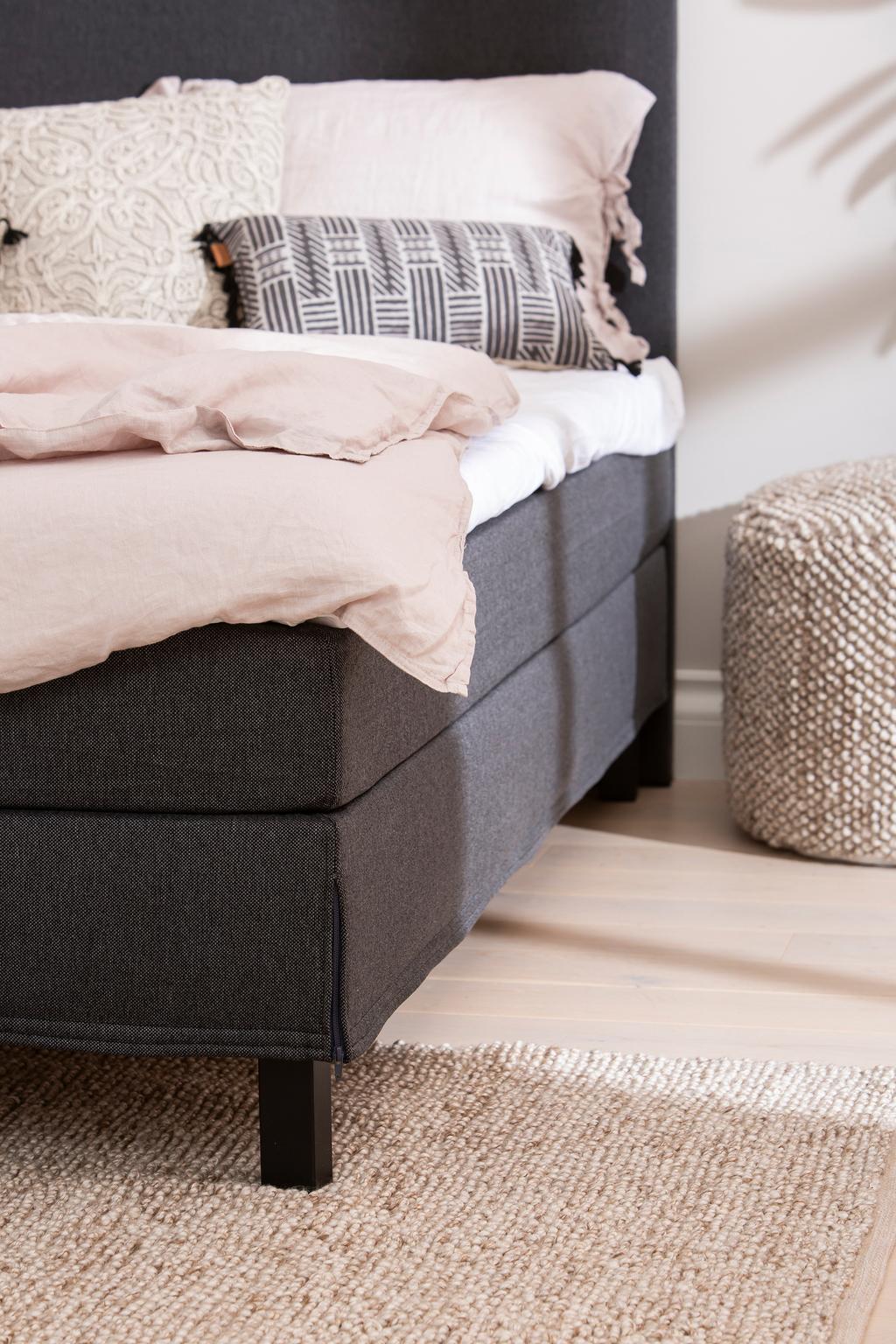 Uni jenkkivoodi bonnel 120x200cm + Stiina kattemadrats 120cm + peats,