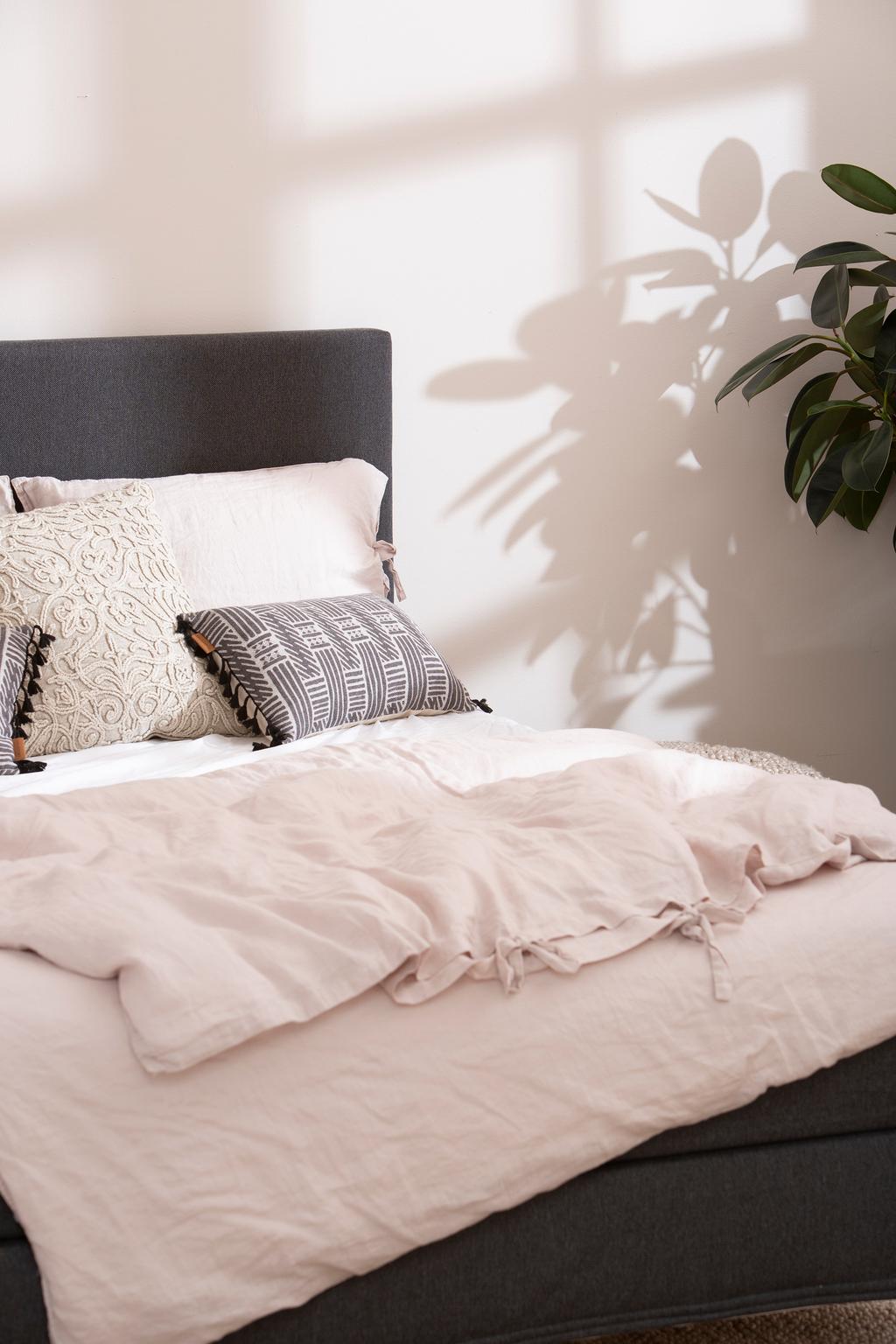 Uni jenkkivoodi bonnel 120x200cm + Stiina kattemadrats 120cm + peats,