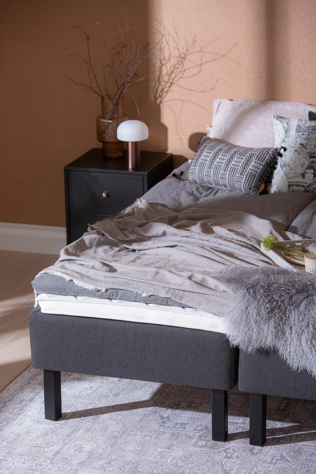 Uni kušetikomplekt, 160x200 cm + Stiina kattemadrats 160cm