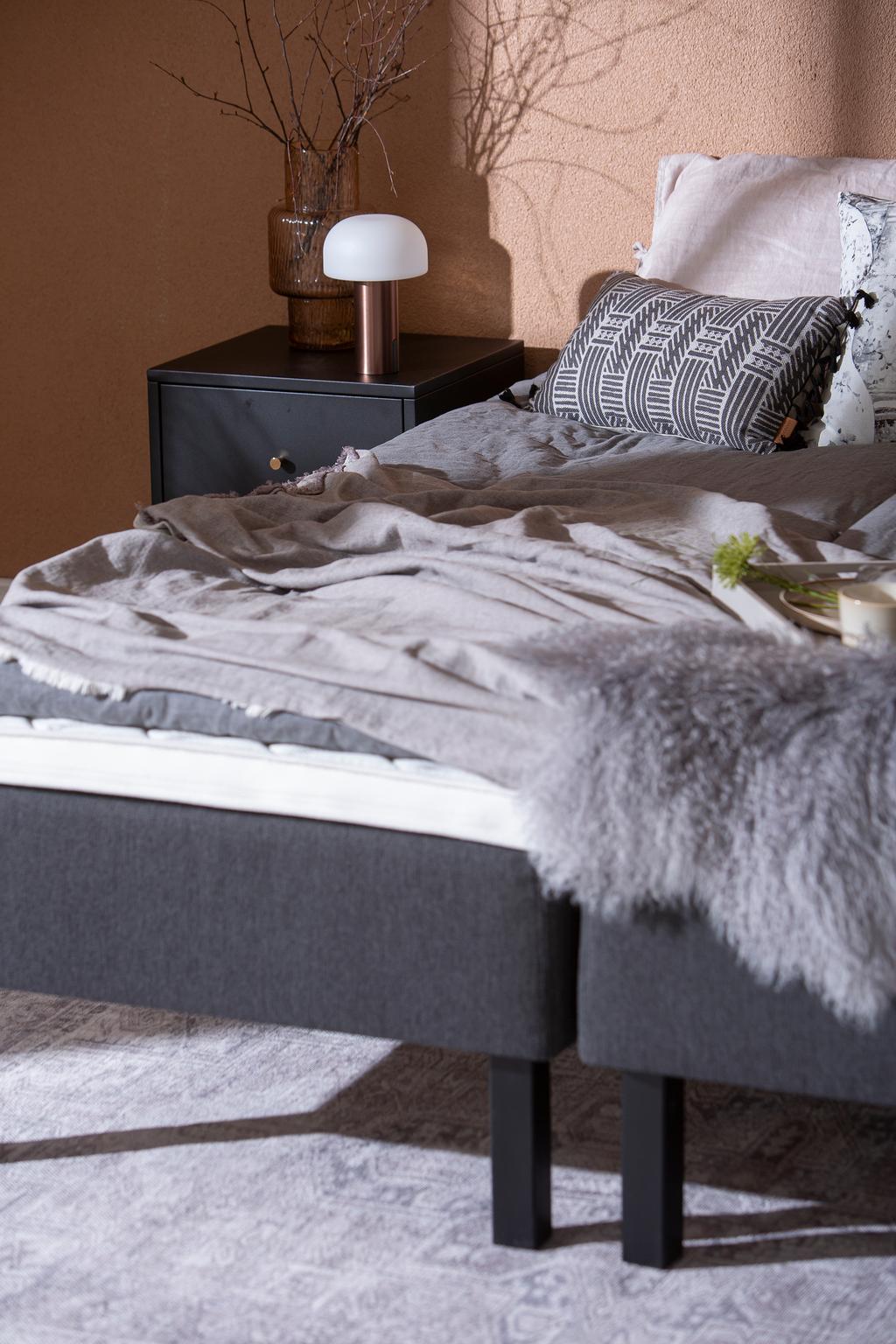 Uni kušetikomplekt, 160x200 cm + Stiina kattemadrats 160cm