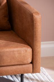 Pisipilt: Copenhagen 3-kohaline diivan (vasak), Essenza 04, konjak (sis. must metalljalg)