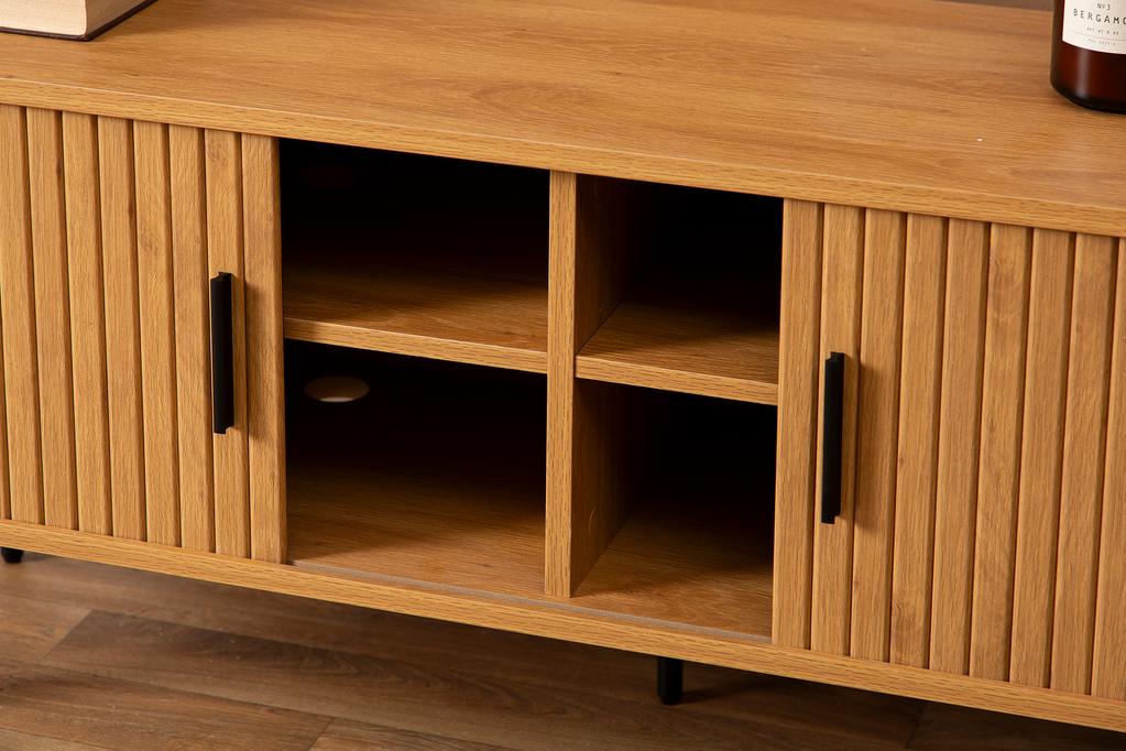TV-alus Pihla 150 x 40 x 55 cm, tammevärvi melamiin / mustad jalad