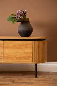 Pisipilt: TV-alus Taika 160 x 40 x 55 cm, tammevärvi melamiin / mustad jalad