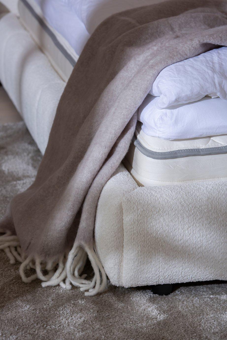 Moonlit voodiraam ilma madratsita, 180x200cm