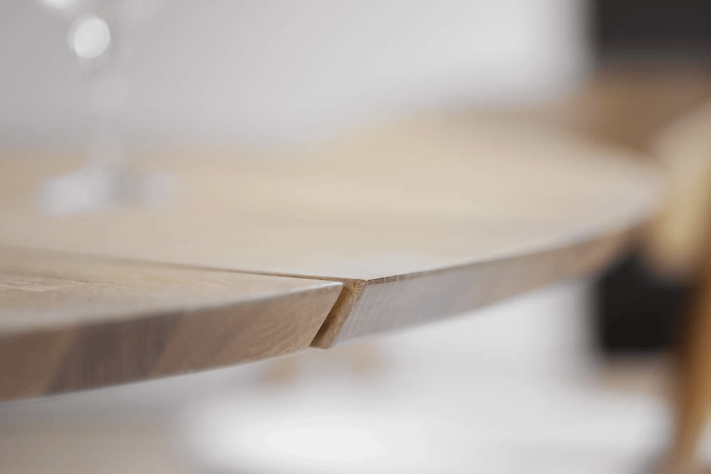 Carradale söögilaud tamm/must