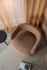 Pisipilt: Jenison tugitool, merevaik/pruun