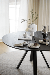 Pisipilt: Carradale söögilaud Ø150 must tamm/V-leg must