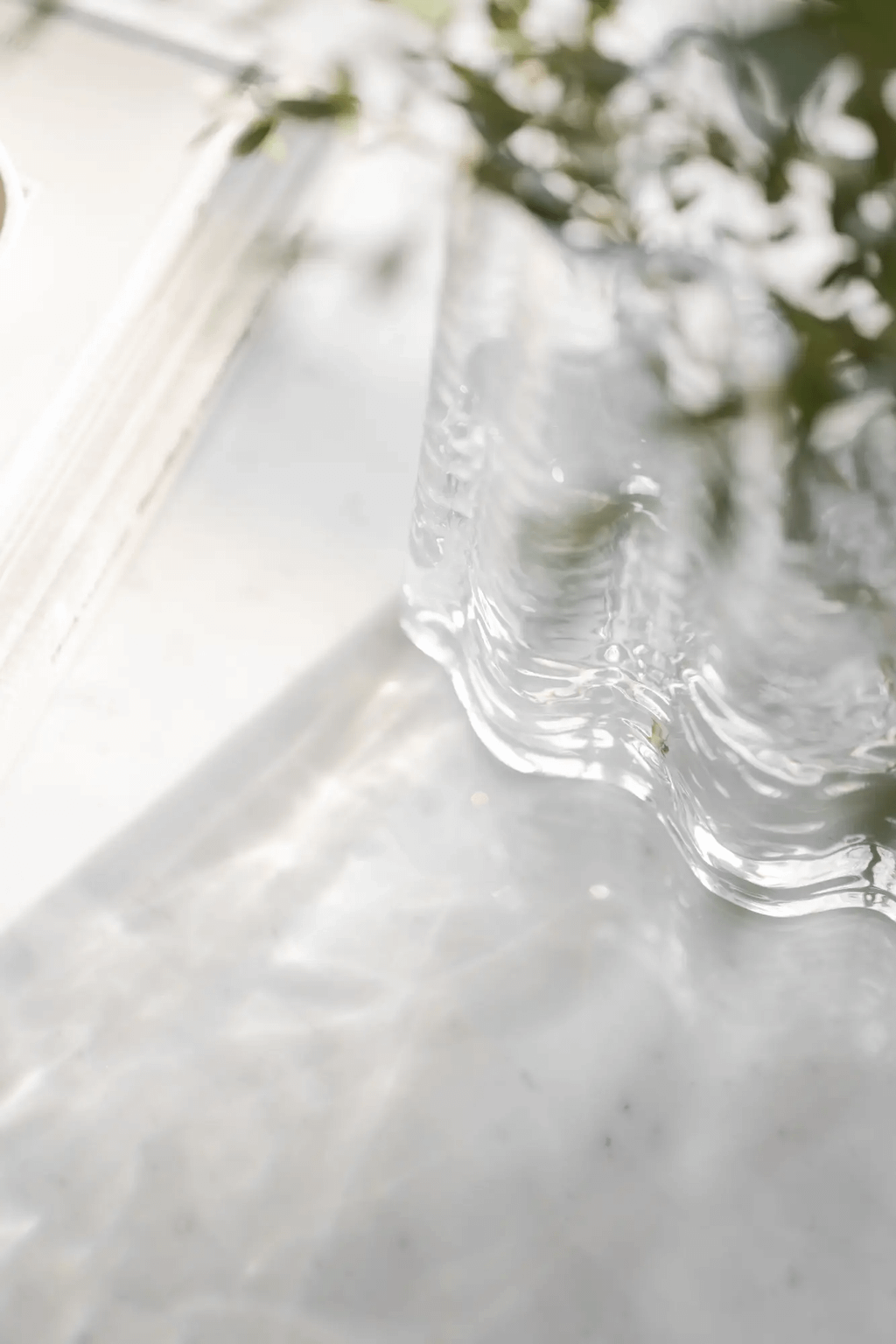 Brooksville diivanilaud square 90x90 valge marmor/pruun tamm