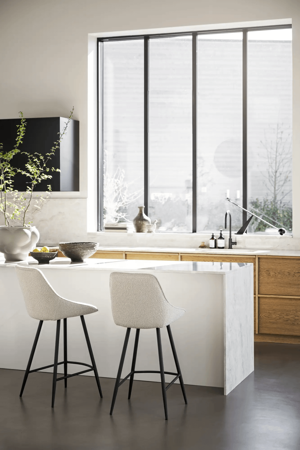 Sierra baaritool beež/must