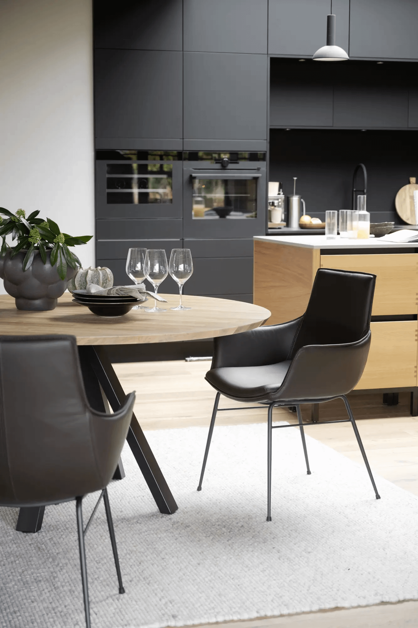 Lowell tool pruun/must