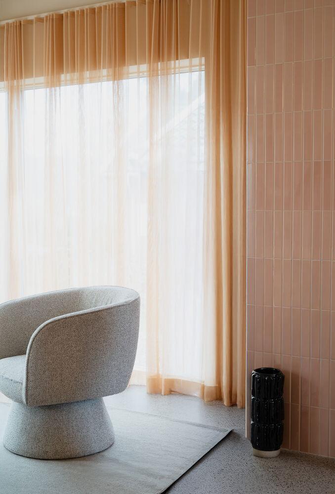 Shoreham tugitool, helebeež, pöörlev