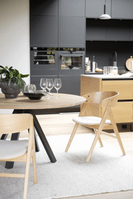 Pisipilt: Carradale söögilaud tamm/must