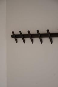 Pisipilt: Hillmond riidenagi, pruun