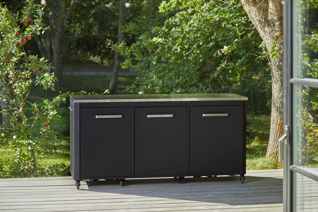 Cozze kolme uksega väliköök