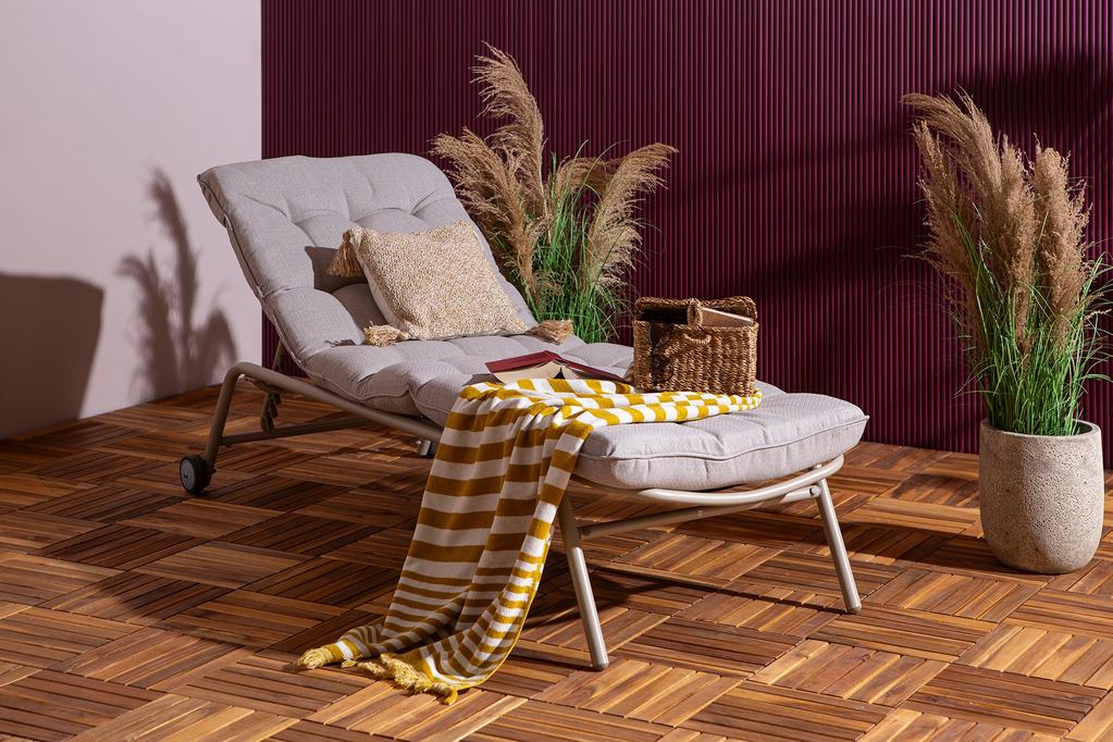 Fancy terrassimööbli lamamistool
