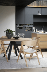 Pisipilt: Carradale söögilaud tamm/must