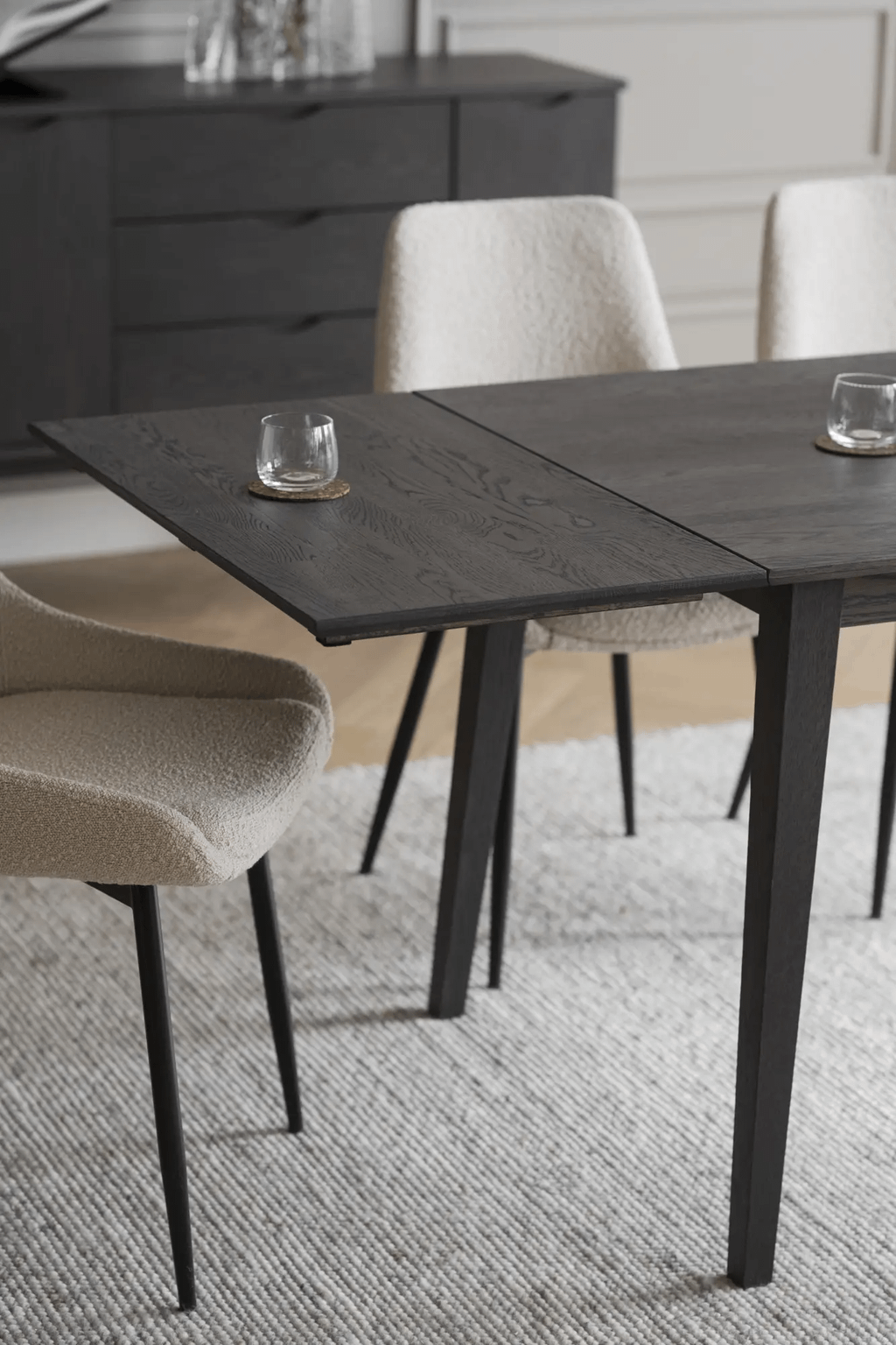 Filippa söögilaud pruun