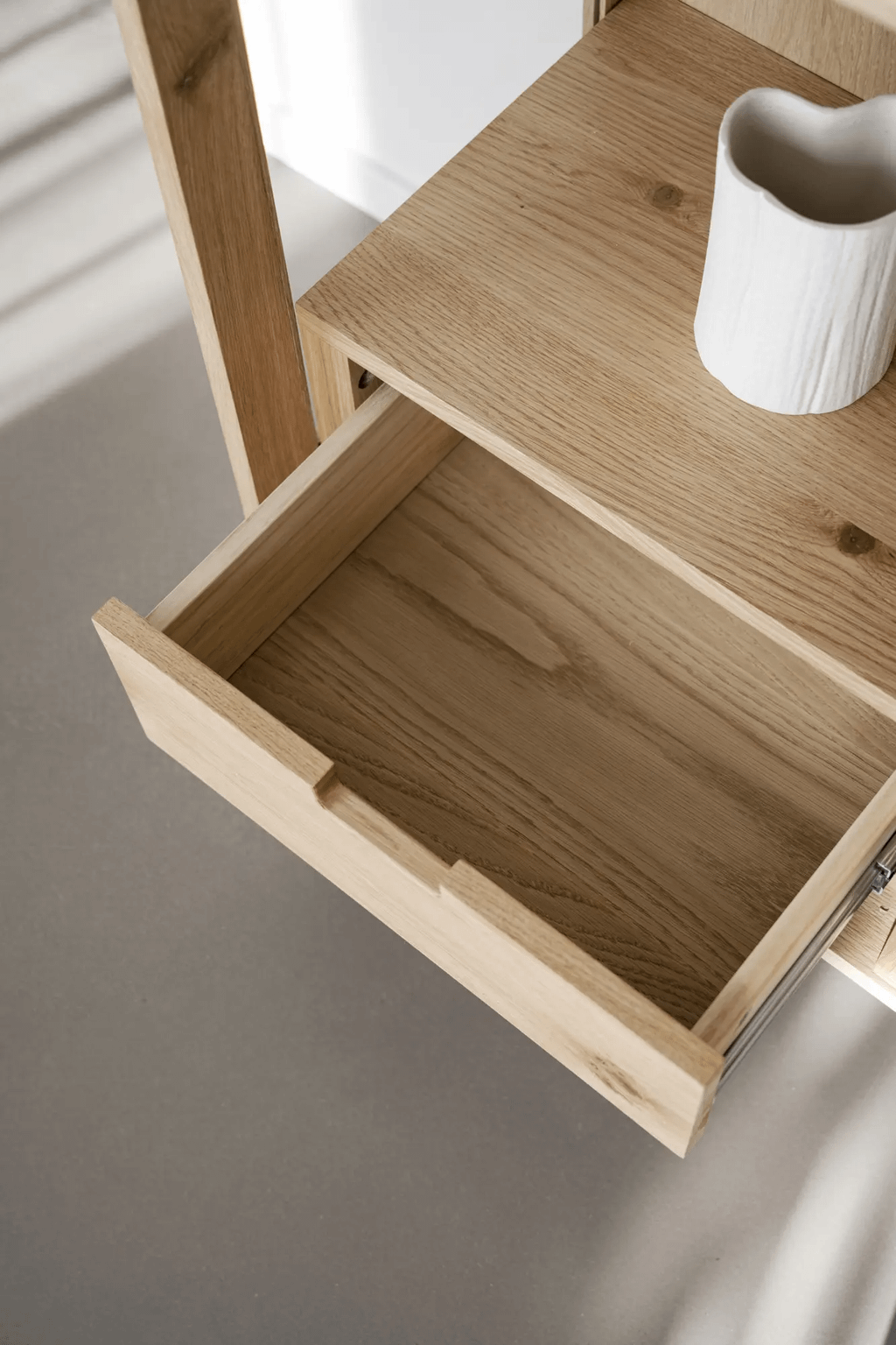 Hazelton vitriin tamm