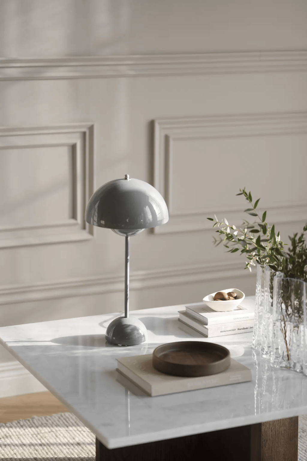 Brooksville diivanilaud square 90x90 valge marmor/pruun tamm