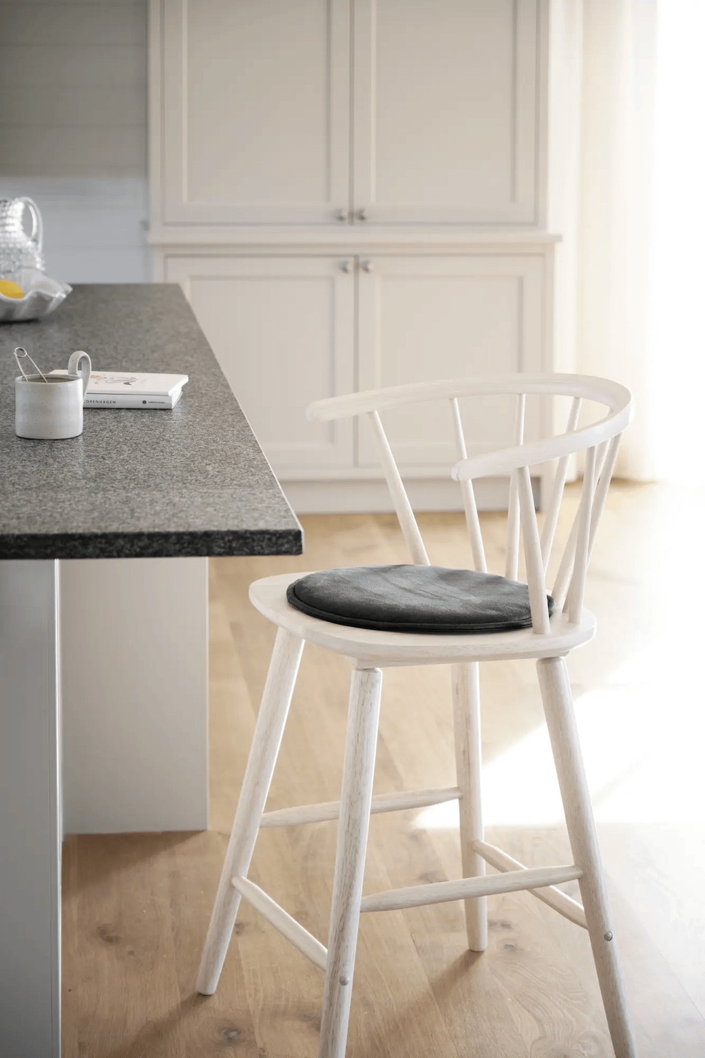 Carmen baaritool whitewash