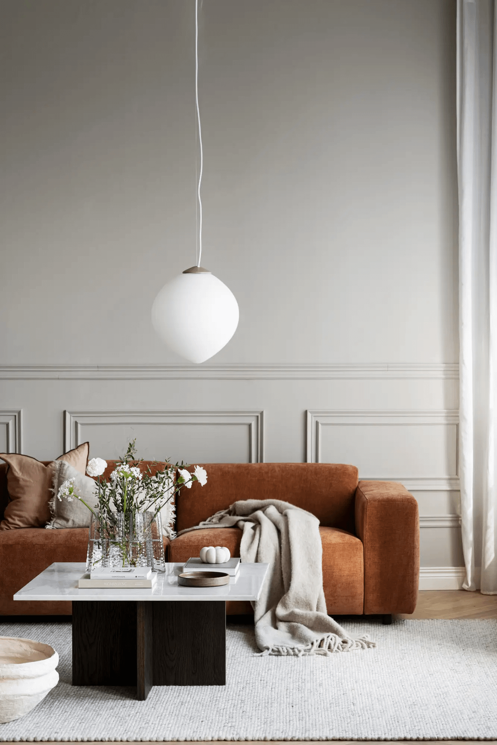 Brooksville diivanilaud square 90x90 valge marmor/pruun tamm