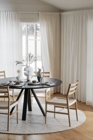 Pisipilt: Carradale söögilaud Ø150 must tamm/V-leg must