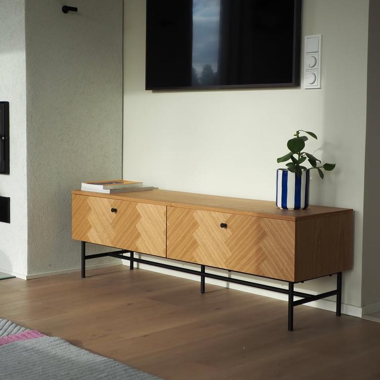TV-alus Casetti 140 cm