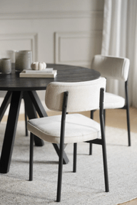 Pisipilt: Carradale söögilaud must