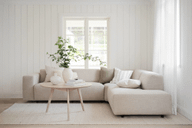 Pisipilt: Yumi diivanilaud ümar 90 whitewash tamm