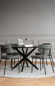 Pisipilt: Calverton söögilaud must