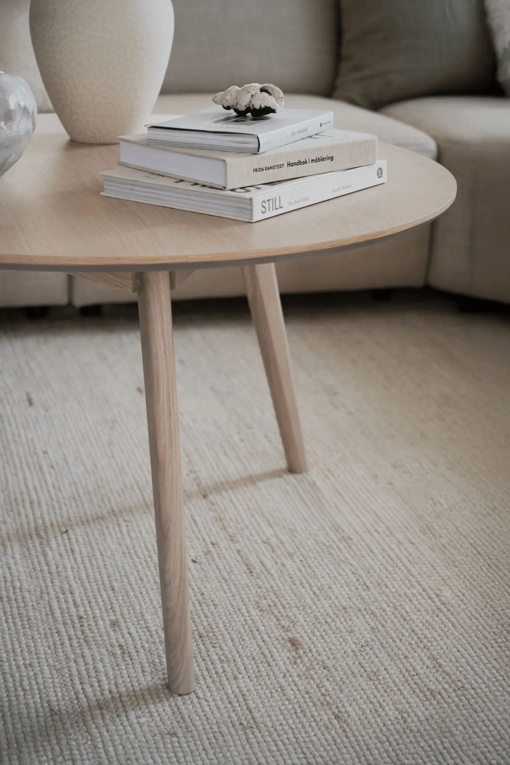 Yumi diivanilaud ümar 90 whitewash tamm