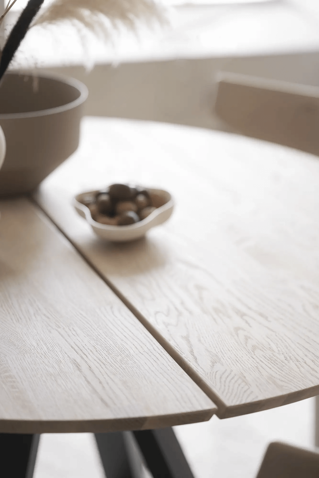 Carradale söögilaud whitewash/must